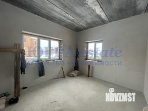 Коттедж 340м², 2-этажный, участок 10 сот.  